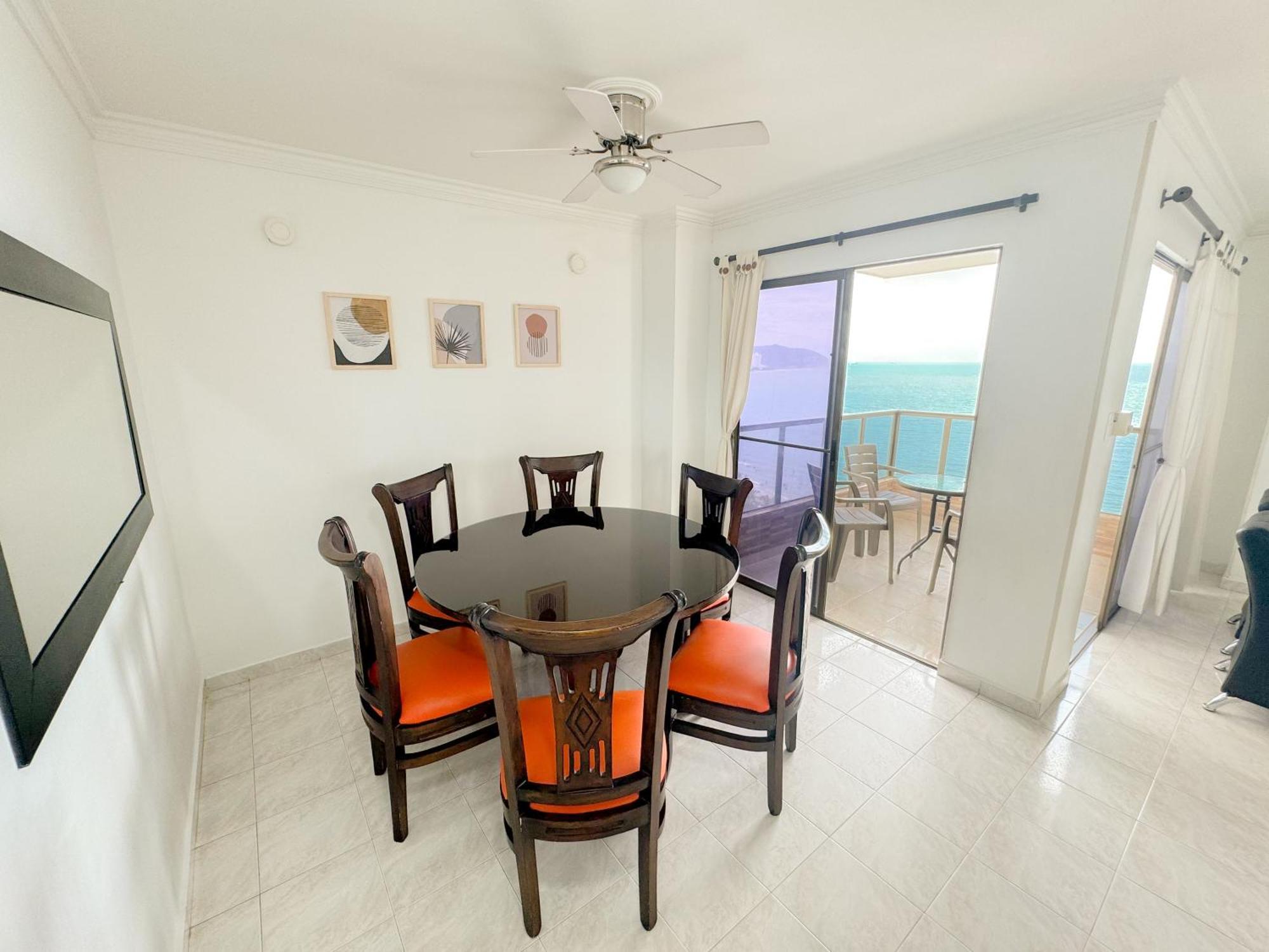 Cerca A La Playa, Laureles - Bedviajes