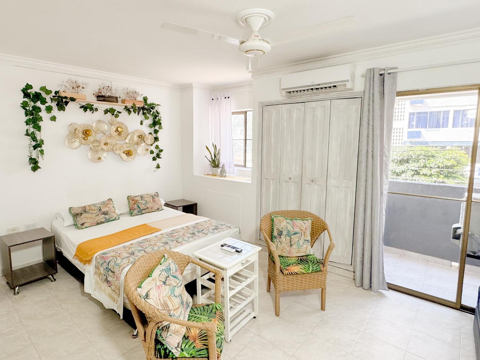 Cerca A La Playa, Laureles - By Bedviajes